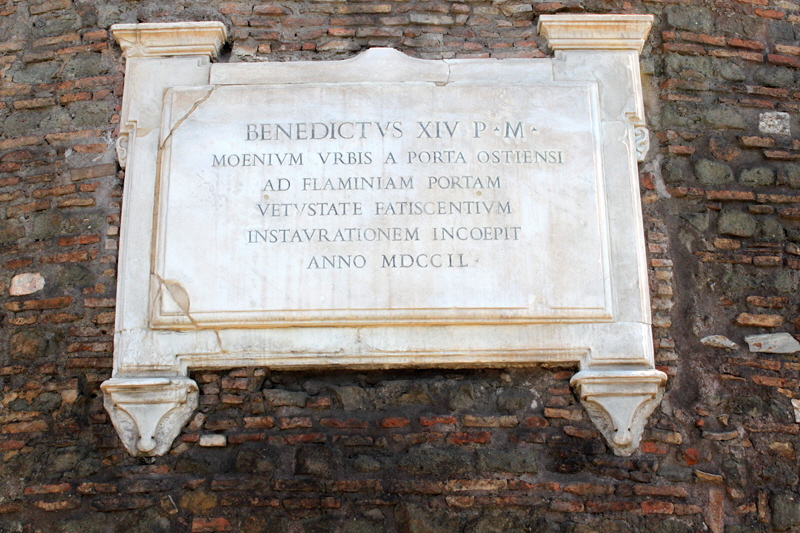 Porta_San_Paolo-Lapide di Benedetto_XIV