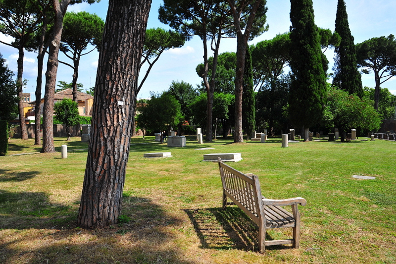 Via_Caio_Cestio-Cimitero_acattolico (10)