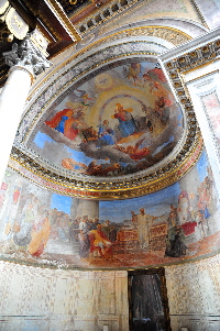 Via_del_Teatro_Marcello-Chiesa_di_S_Nicola_in_Carcere-Abside (2)