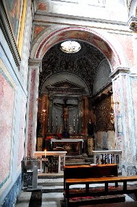 Via_del_Teatro_Marcello-Chiesa_di_S_Nicola_in_Carcere-Altare_navata_sinistra