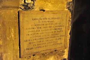 Via_del_Teatro_Marcello-Chiesa_di_S_Nicola_in_Carcere-Lapide_Card_Giuseppe_Mori-1927