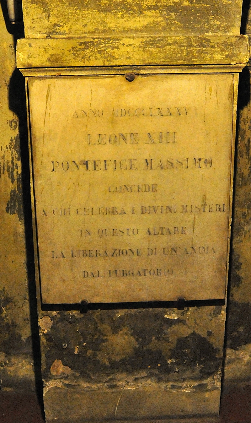 Via_del_Teatro_Marcello-Chiesa_di_S_Nicola_in_Carcere-Lapide_liberazione_purgatorio_Leone_XIII-1885