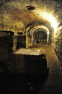 Via_del_Teatro_Marcello-Chiesa_di_S_Nicola_in_Carcere-Livello_templi