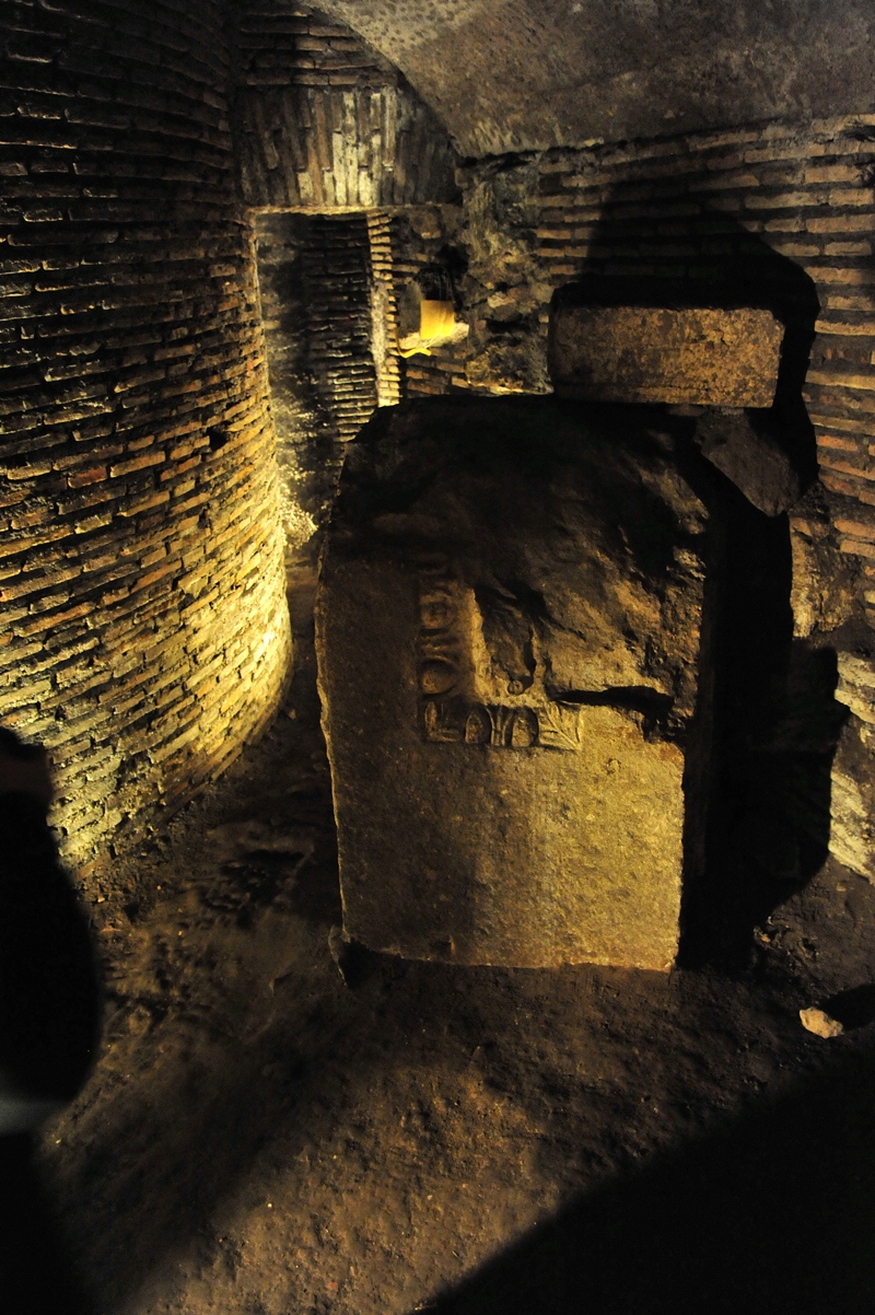 Via_del_Teatro_Marcello-Chiesa_di_S_Nicola_in_Carcere-Livello_templi (17)