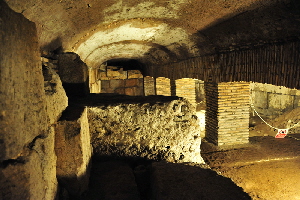 Via_del_Teatro_Marcello-Chiesa_di_S_Nicola_in_Carcere-Livello_templi (18)