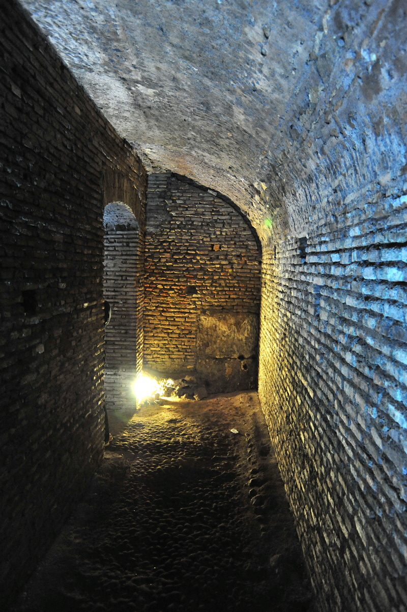Via_del_Teatro_Marcello-Chiesa_di_S_Nicola_in_Carcere-Livello_templi (19)