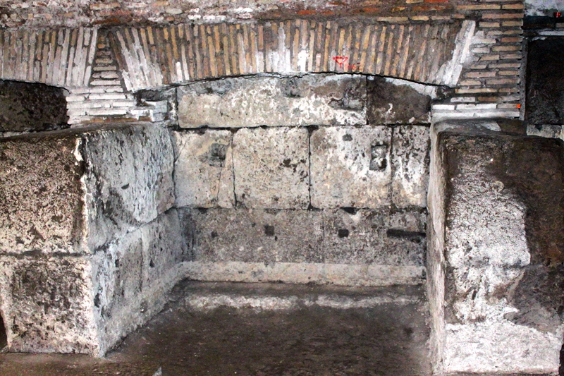 Via_del_Teatro_Marcello-Chiesa_di_S_Nicola_in_Carcere-Livello_templi (25)