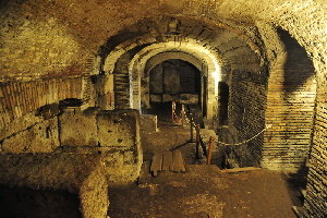 Via_del_Teatro_Marcello-Chiesa_di_S_Nicola_in_Carcere-Livello_templi (4)