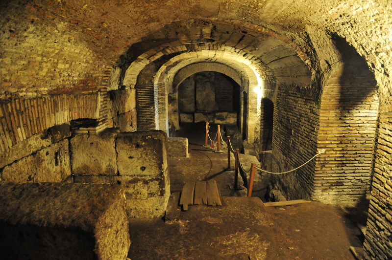 Via_del_Teatro_Marcello-Chiesa_di_S_Nicola_in_Carcere-Livello_templi (4)