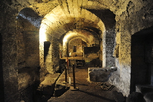 Via_del_Teatro_Marcello-Chiesa_di_S_Nicola_in_Carcere-Livello_templi (8)