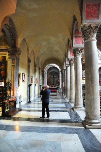 Via_del_Teatro_Marcello-Chiesa_di_S_Nicola_in_Carcere-Navata_sinistra