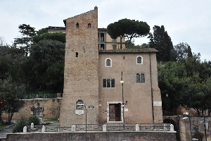Via_del_Teatro_di_Marcello-Casina_dei_Pierleoni