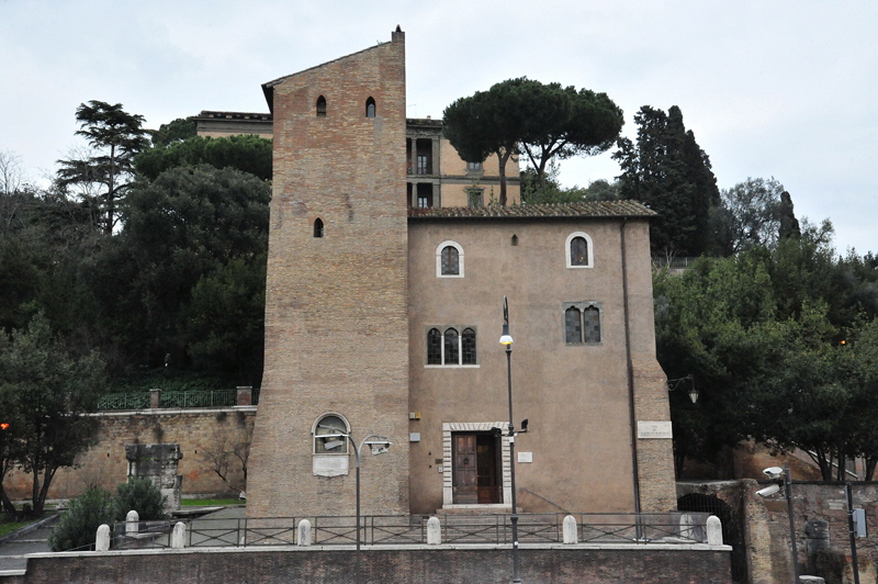 Via_del_Teatro_di_Marcello-Casina_dei_Pierleoni