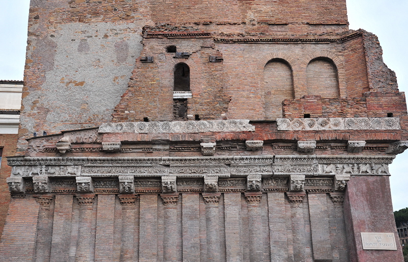 Via_di_Porta_Leone-Casa_dei_Crescenzi (2)