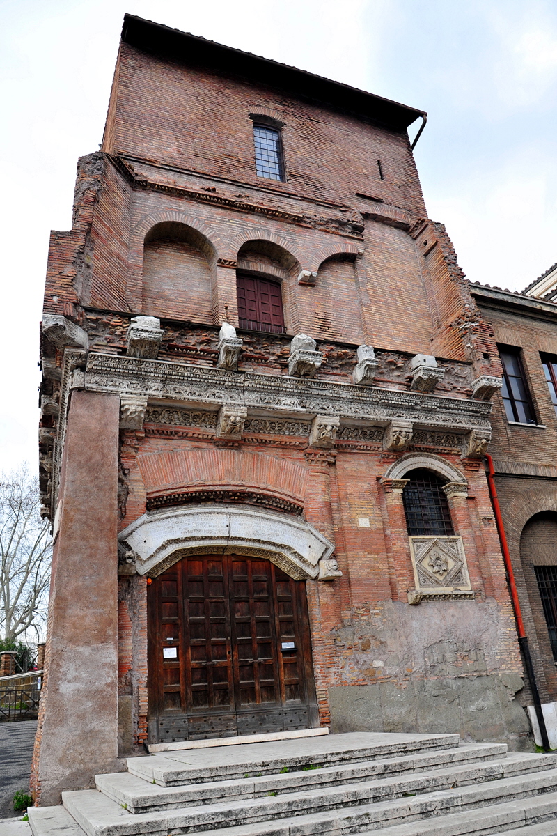 Via_di_Porta_Leone-Casa_dei_Crescenzi (3)