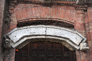 Via_di_Porta_Leone-Casa_dei_Crescenzi (4)