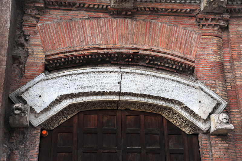 Via_di_Porta_Leone-Casa_dei_Crescenzi (4)
