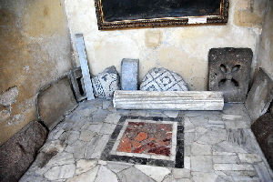 Via_di_S_Balbina-Chiesa_di_S_Balbina-Cappella_della_Madonna_con_Bambino-XVIII_sec (4)