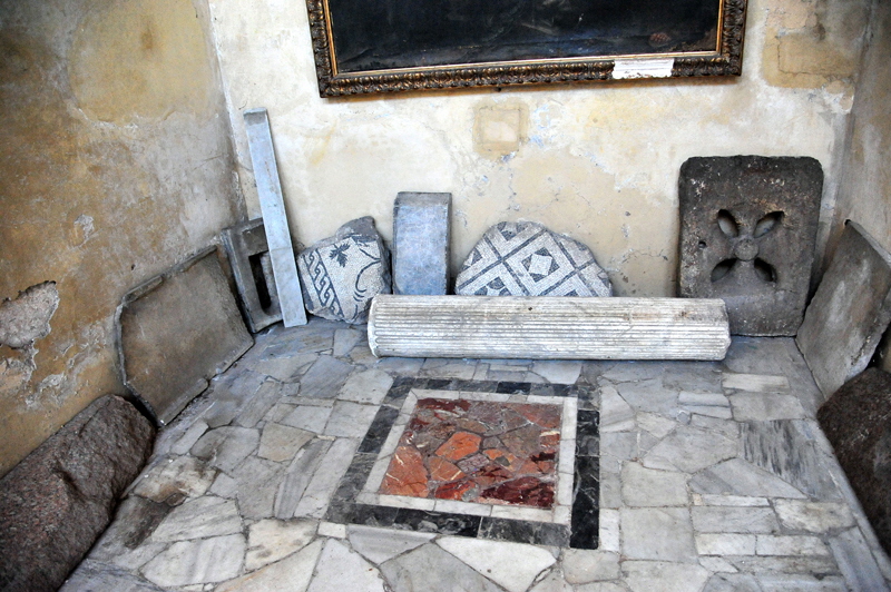 Via_di_S_Balbina-Chiesa_di_S_Balbina-Cappella_della_Madonna_con_Bambino-XVIII_sec (4)