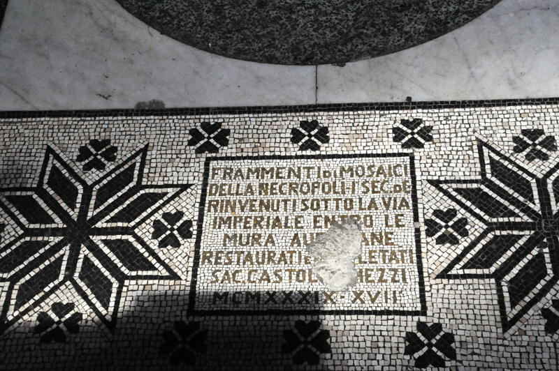 Via_di_S_Balbina-Chiesa_di_S_Balbina-Pavimento