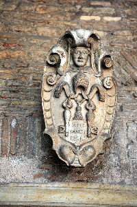 Via_di_S_Balbina-Chiesa_di_S_Balbina-Portico (6)