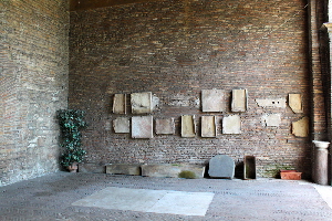 Via_di_S_Balbina-Chiesa_di_S_Balbina-Portico (9)
