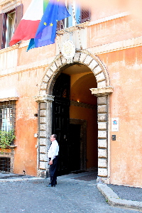 Piazza_Margana-Palazzo_Maccarini_Odescalchi_al_n_19-Ingresso