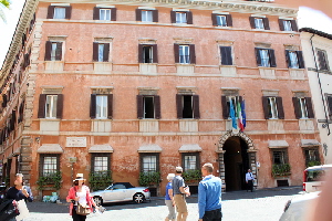 Piazza_Margana-Palazzo_Maccarini_Odescalchi_al_n_19