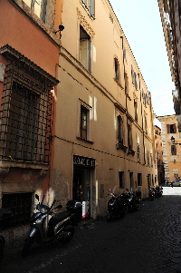 Via_Paganica-Fianco_del_Palazzo_di_Giacomo_Mattei_di_Pietro
