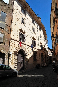 Via_dei_Delfini-Palazzo_Delfini_al_n_16 (2)