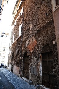 Via_dei_Delfini-Palazzo_al_n_6