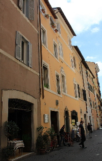 Via_dei_Falegnami-Palazzo_XVII_sec_al_n_15 (2)