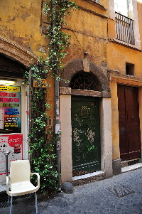 Via_dei_Falegnami-Palazzo_al_n_70-Portone (2)