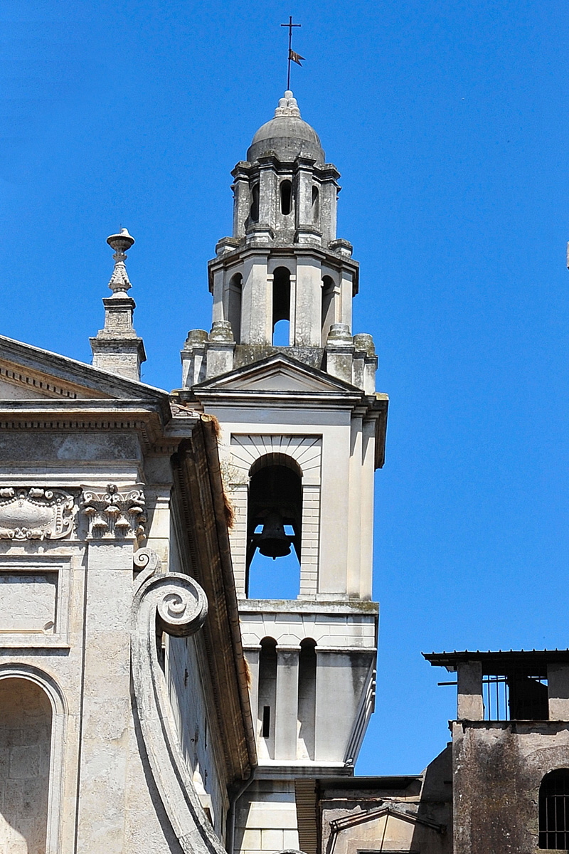 Via_dei_Funari-Chiesa_di_S_Caterina_dei_Funari-Campanile (3)