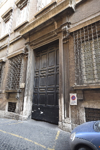 Via_dei_Funari-Palazzo_Asdrubale_Mattei_al_n_31-Portone_01