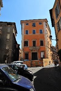 Via_dei_Funari-Palazzo_Clementi_al_n_6