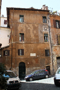 Via_della_Tribuna_di_Campitelli-Palazzo_al_n_9