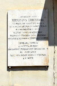 Piazza_Mattei-Lapide_a_Fernando_Lorenzana_al_n_17-1960