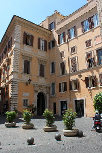Piazza_Mattei-Palazzo_Costaguti_al_n_10 (2)