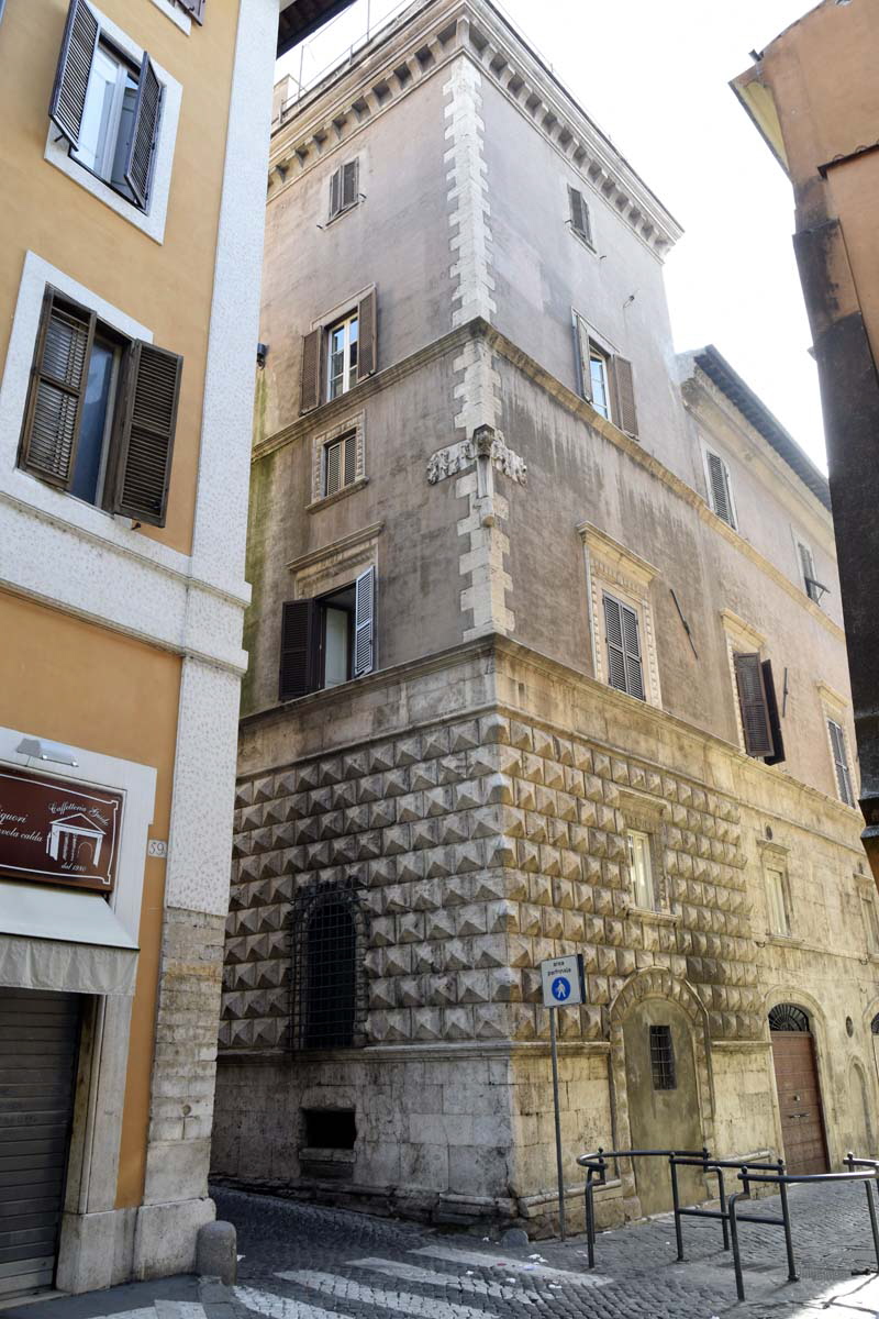 Via_di_S_Maria_del_Pianto-Palazzo_Santacroce_a_S_Angelo