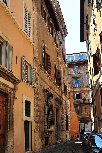Via_in_Publicolis-Palazzo_Santacroce_al_n_43