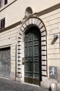 Piazza_Rondanini-Palazzo_al_n_29-Ingresso (2)