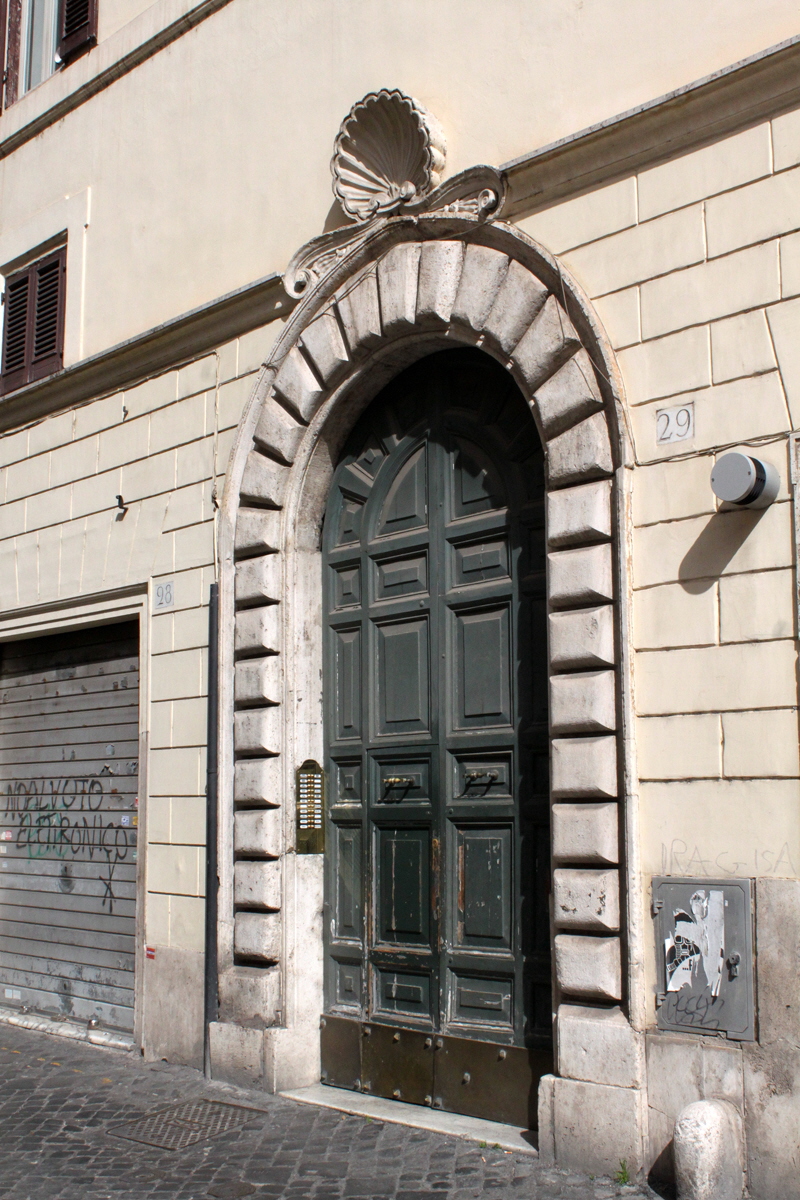Piazza_Rondanini-Palazzo_al_n_29-Ingresso (2)