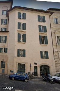 Piazza_dei_Caprettari-Palazzo_Ricci-Paracciani