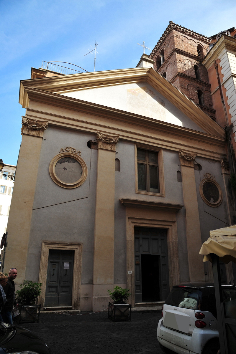 Piazza_delle_Coppelle-Chiesa_di_S_Salvatore (2)