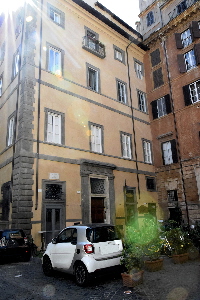 Piazza_delle_Coppelle-Palazzo_Boccapaduli_al_n_7_01