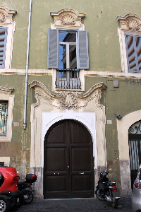 Piazza_delle_Coppelle-Palazzo_al_n_64-Ingresso