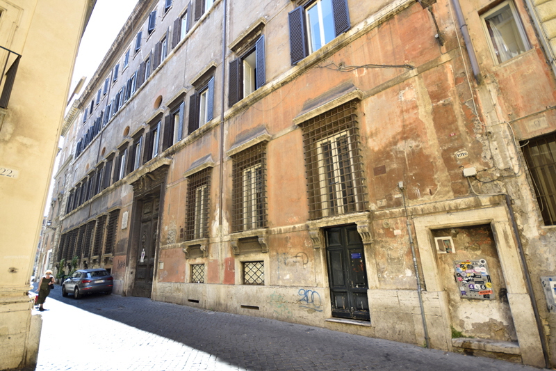 Via_dei_Barbieri-Palazzo_al_n_6_01