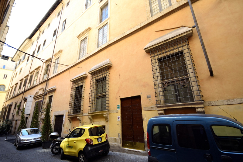 Via_dei_Nari-Palazzo_al_n_13