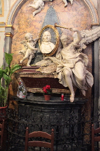 Via_delle_Coppelle-Chiesa_di_S_Salvatore_della_Piet-Monumento_del_card_GB_Spinola-1739